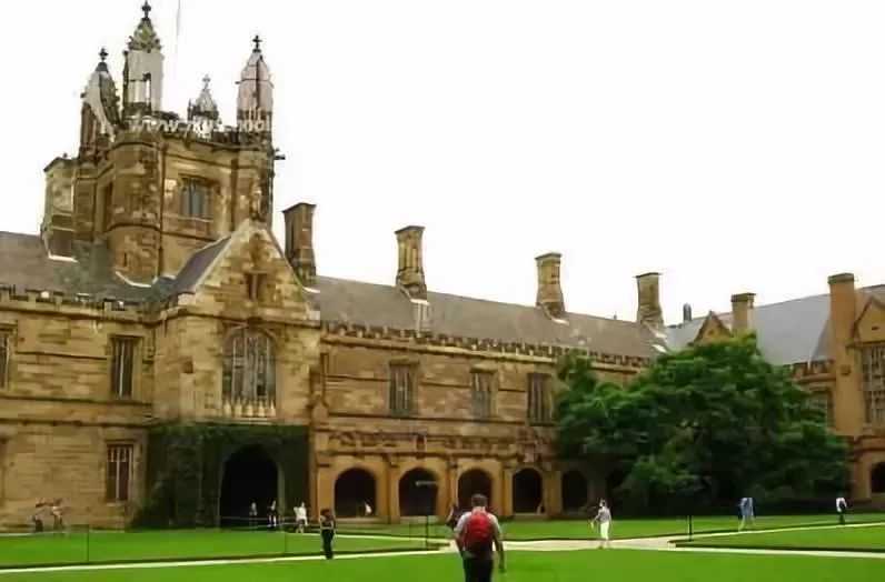 为什么出国后，我们和家人总是一边疏远，一边亲近？