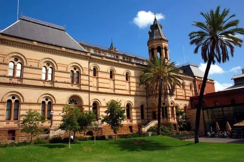 中国经济法学科奠基人、中国政法大学教授徐杰逝世