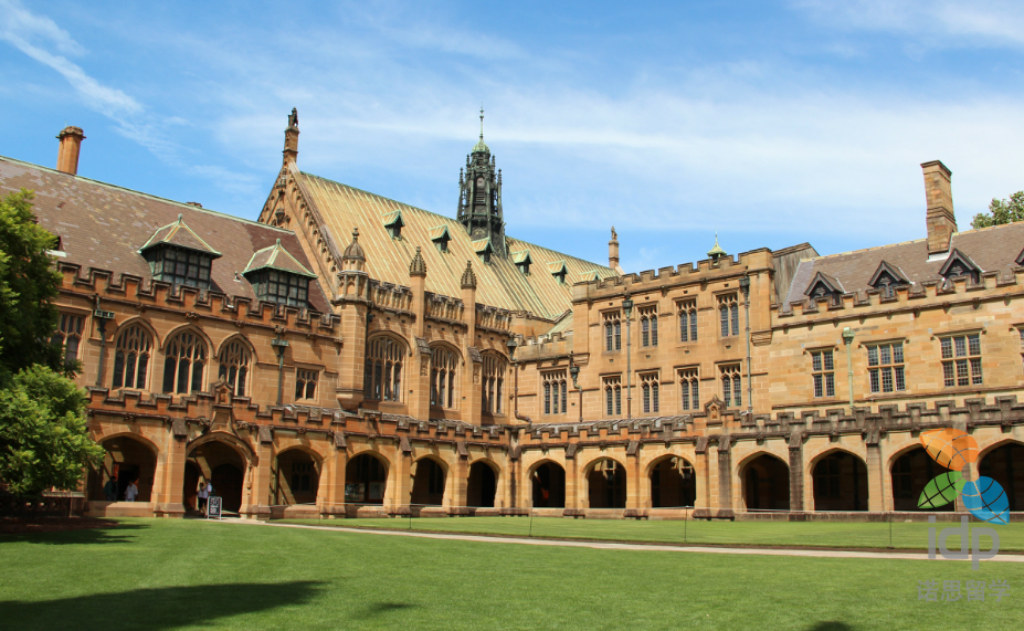 妮可·基德曼拥抱80岁妈妈，时隔8个月母女相见，违规隔离惹争议